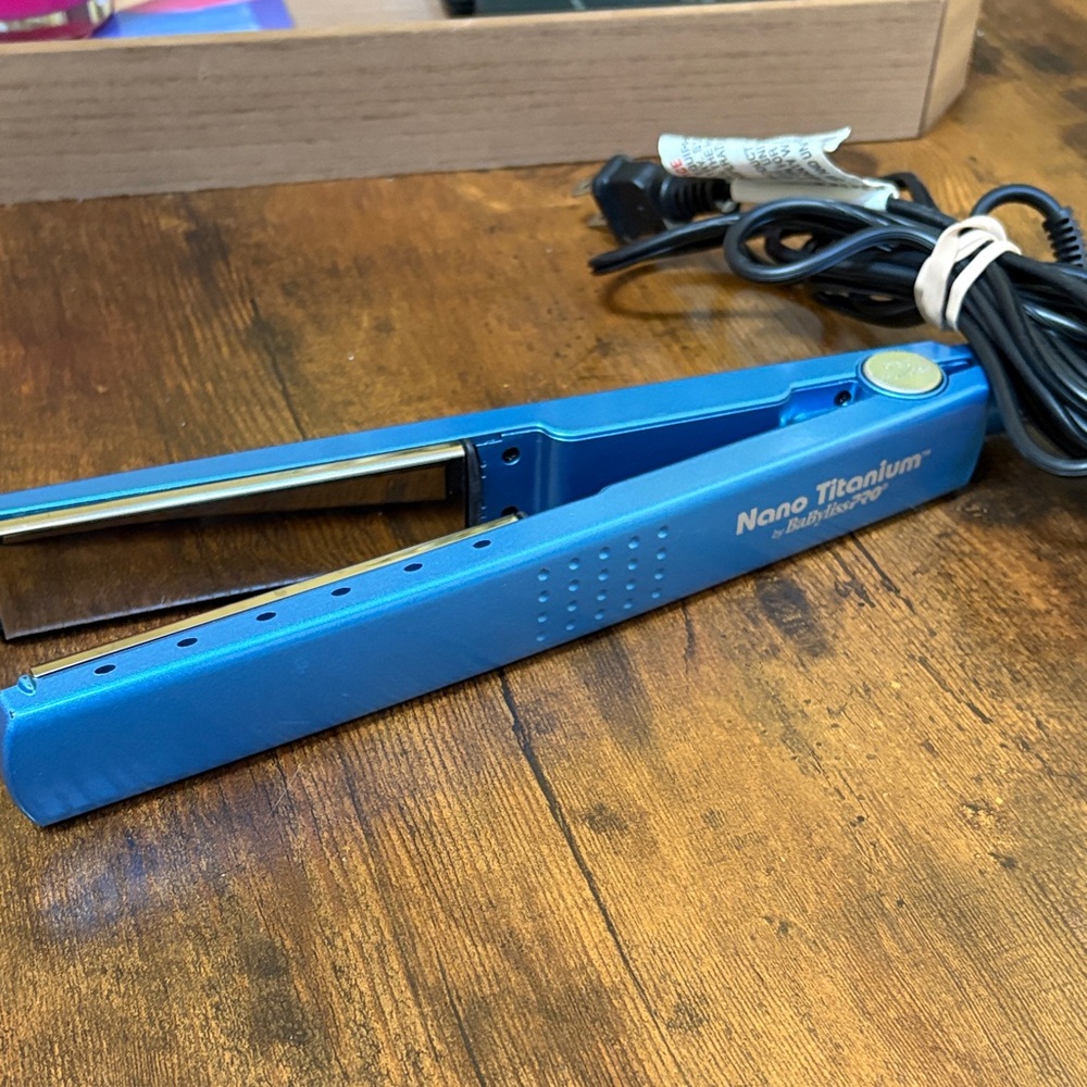 BabylissPro Nano Titanium Hair Straightener Flat Iron